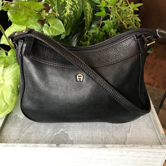 plastic mobile pouch